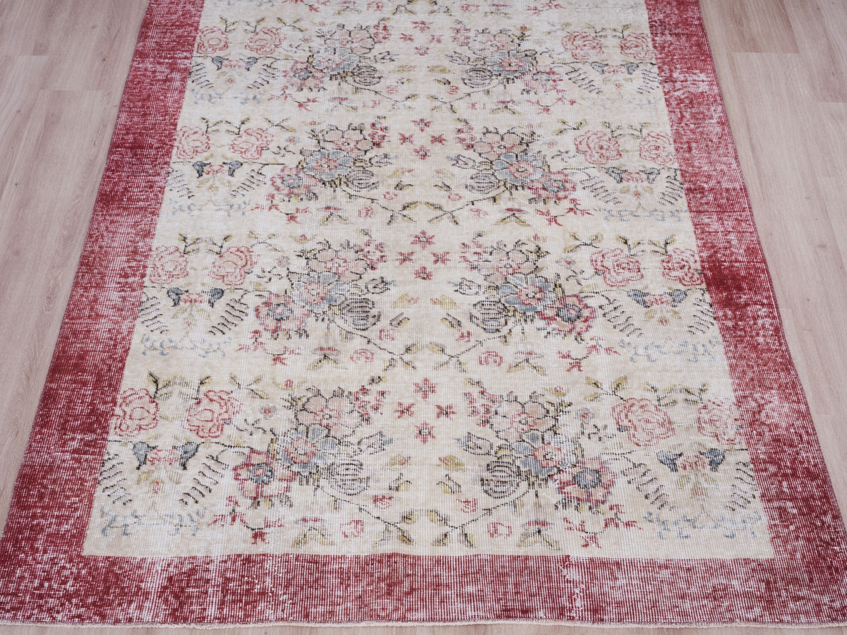 4'10" x 8'2" Red Beige Vintage Turkish Scatter Rug