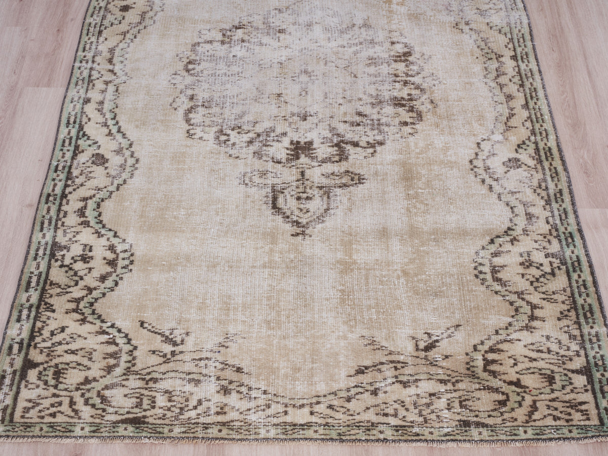 4'2" x 7'9" Beige Brown Vintage Hand-Knotted Scatter Rug