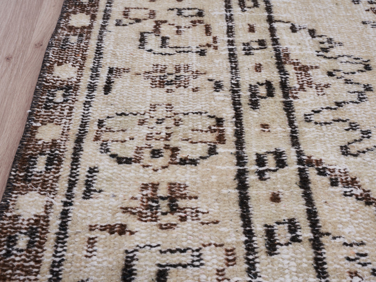 5'4" x 8'10" Neutral Vintage Turkish Area Rug