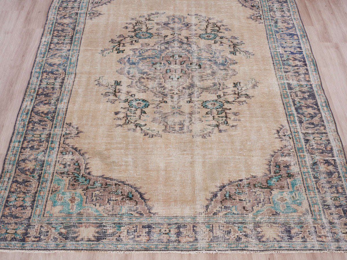 6'2" x 8'11" Vintage Turkish Hand-Knotted Rug