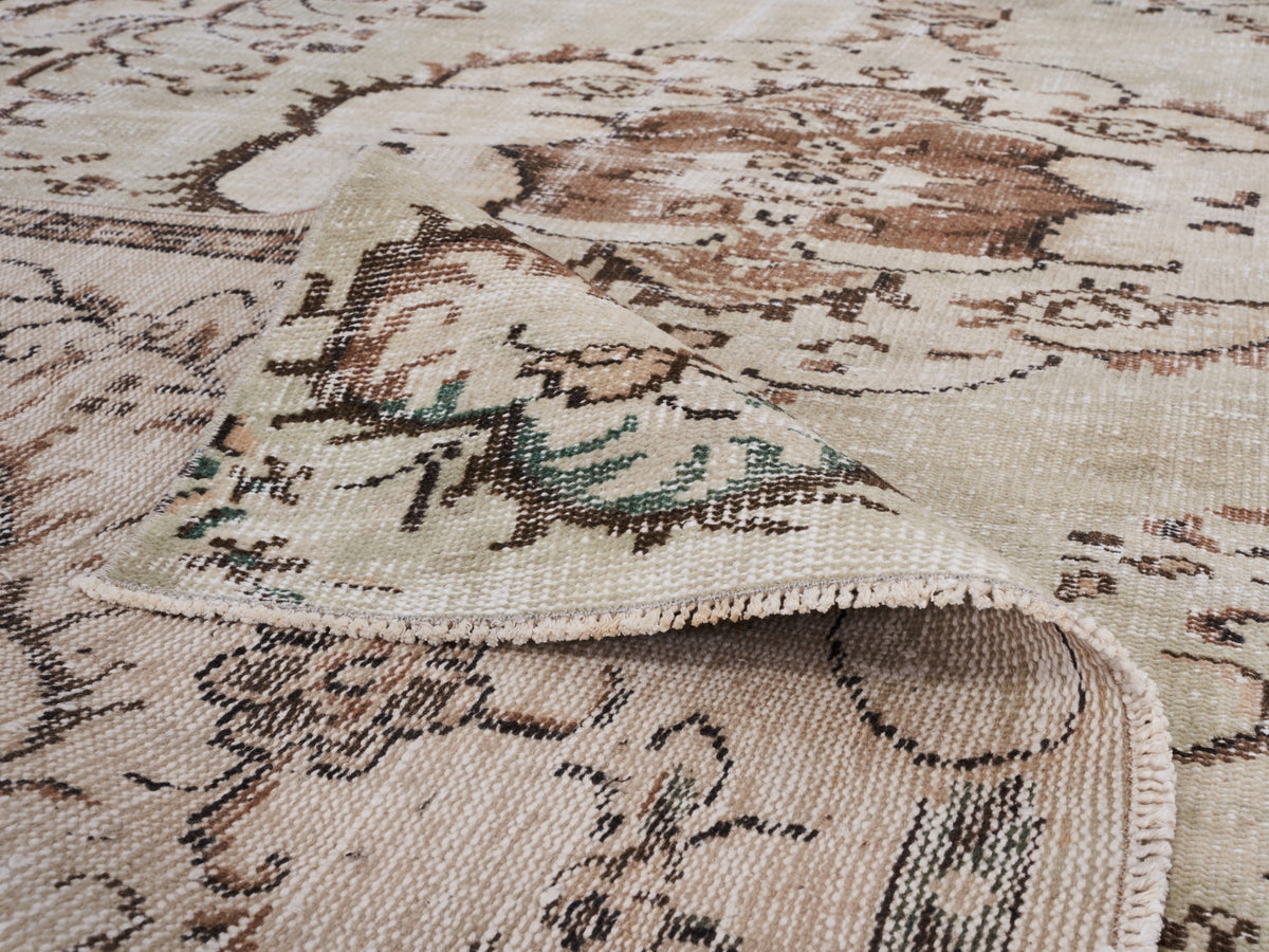 5'5" x 8'2" Neutral Vintage Turkish Scatter Rug