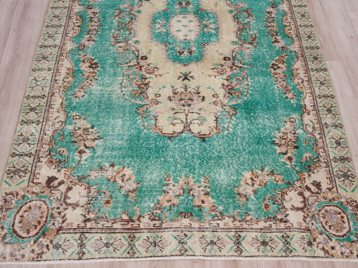 4'10" x 9'6" Green Beige Vintage Area Rug