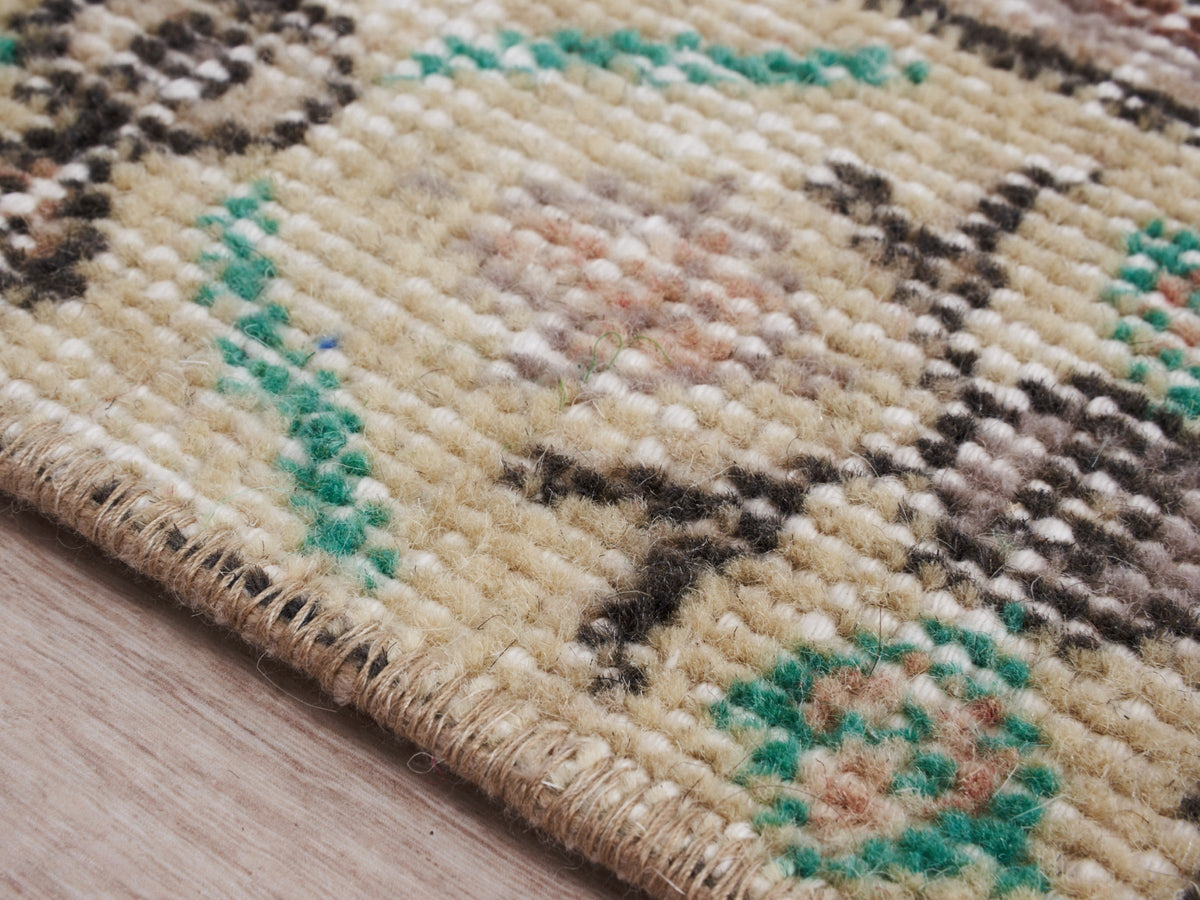 4'10" x 9'6" Green Beige Vintage Area Rug