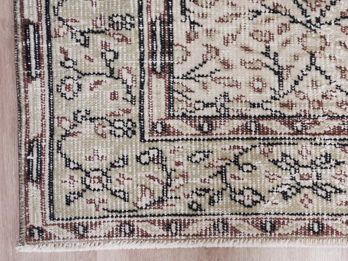 6'7" x 10'9" Natural Vintage Hand-Knotted Large Rug