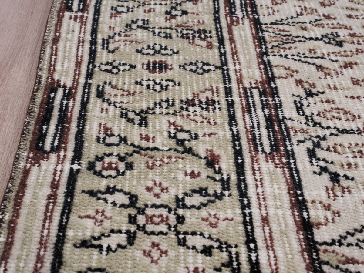 6'7" x 10'9" Natural Vintage Hand-Knotted Large Rug