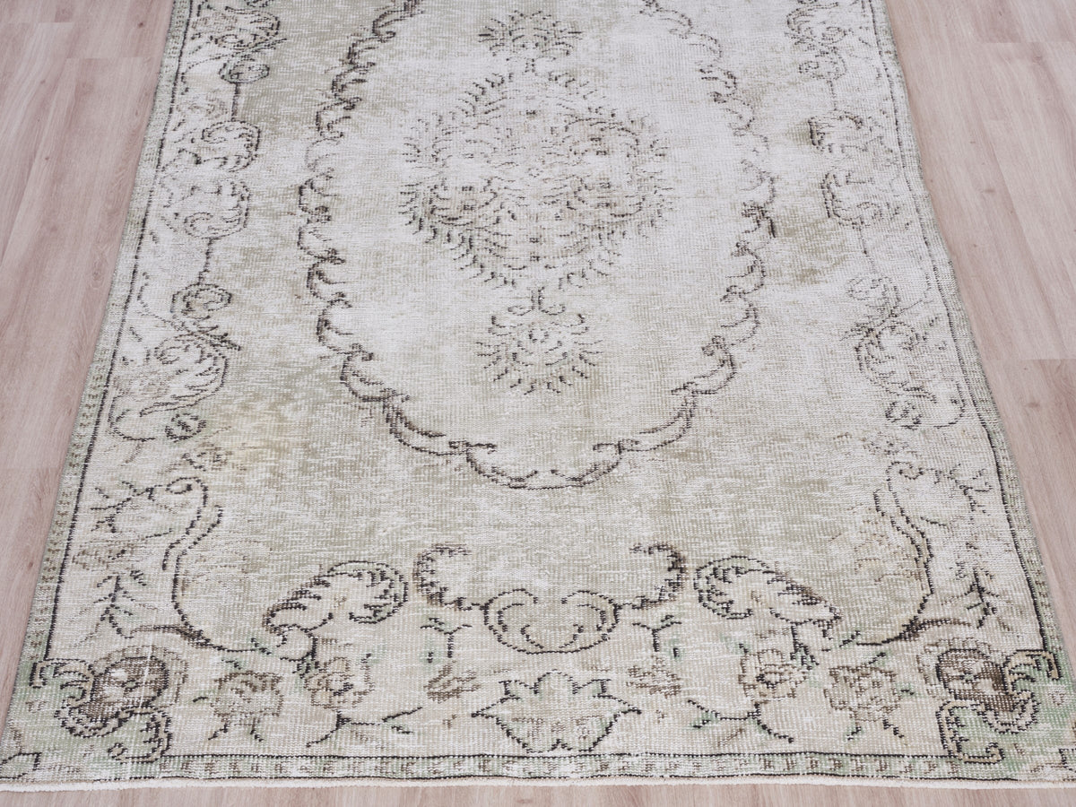 4'11" x 8'7" Neutral Vintage Turkish Area Rug