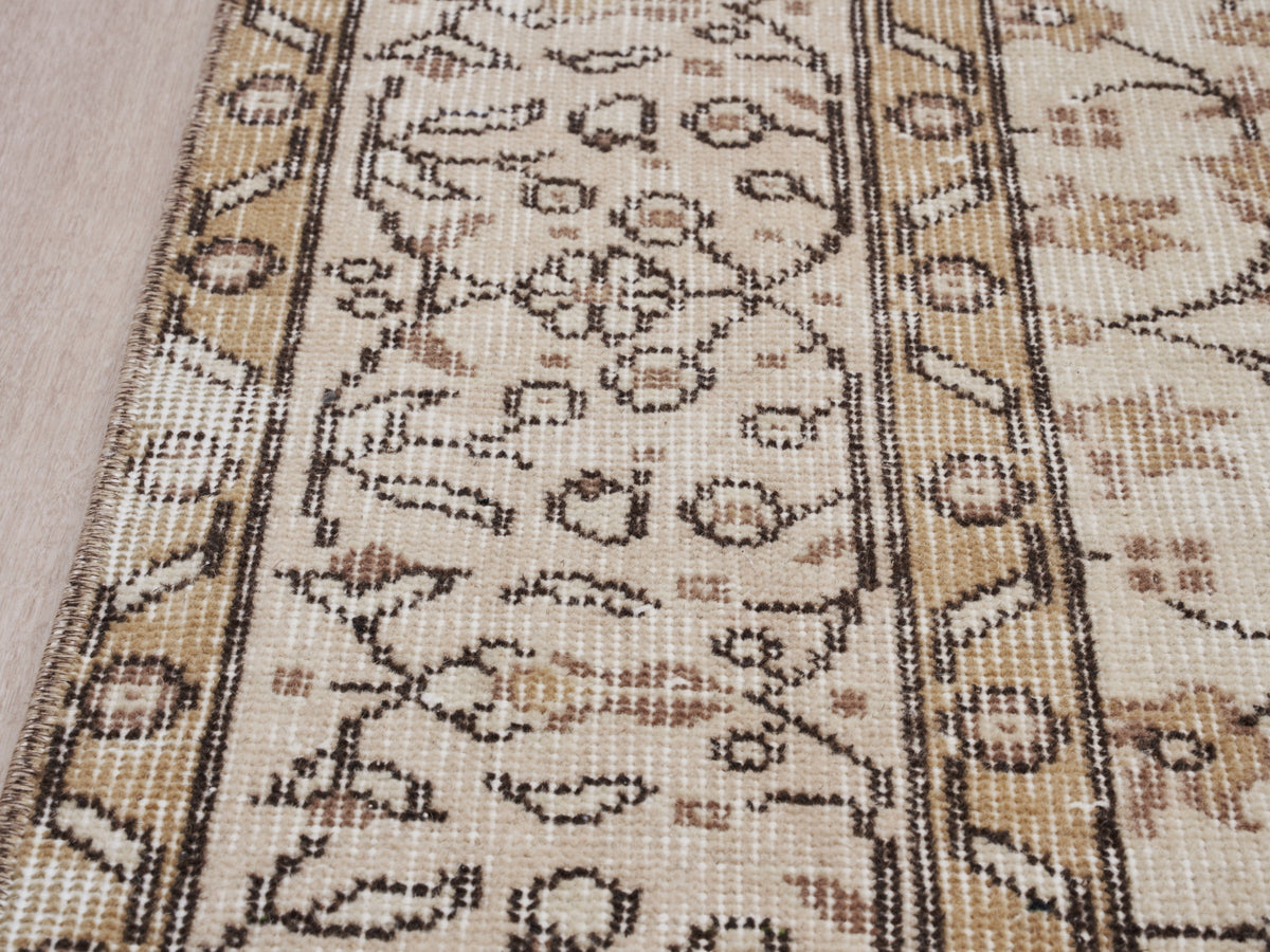 4'8" x 8'7" Beige Vintage Turkish Area Rug