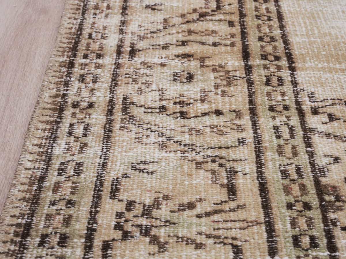 5'7" x 9'1" Beige Vintage Turkish Area Rug