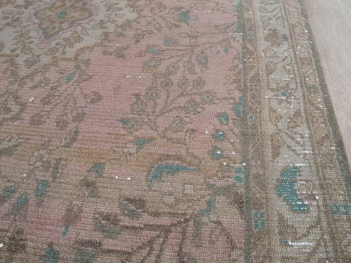 3'6" x 9'11" Neutral Vintage Persian Style Pink Runner Rug