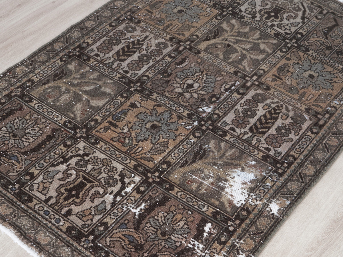 3'5" x 4'10" Oriental Small Persian Style Rug