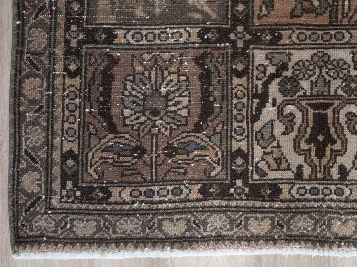 3'5" x 4'10" Oriental Small Persian Style Rug