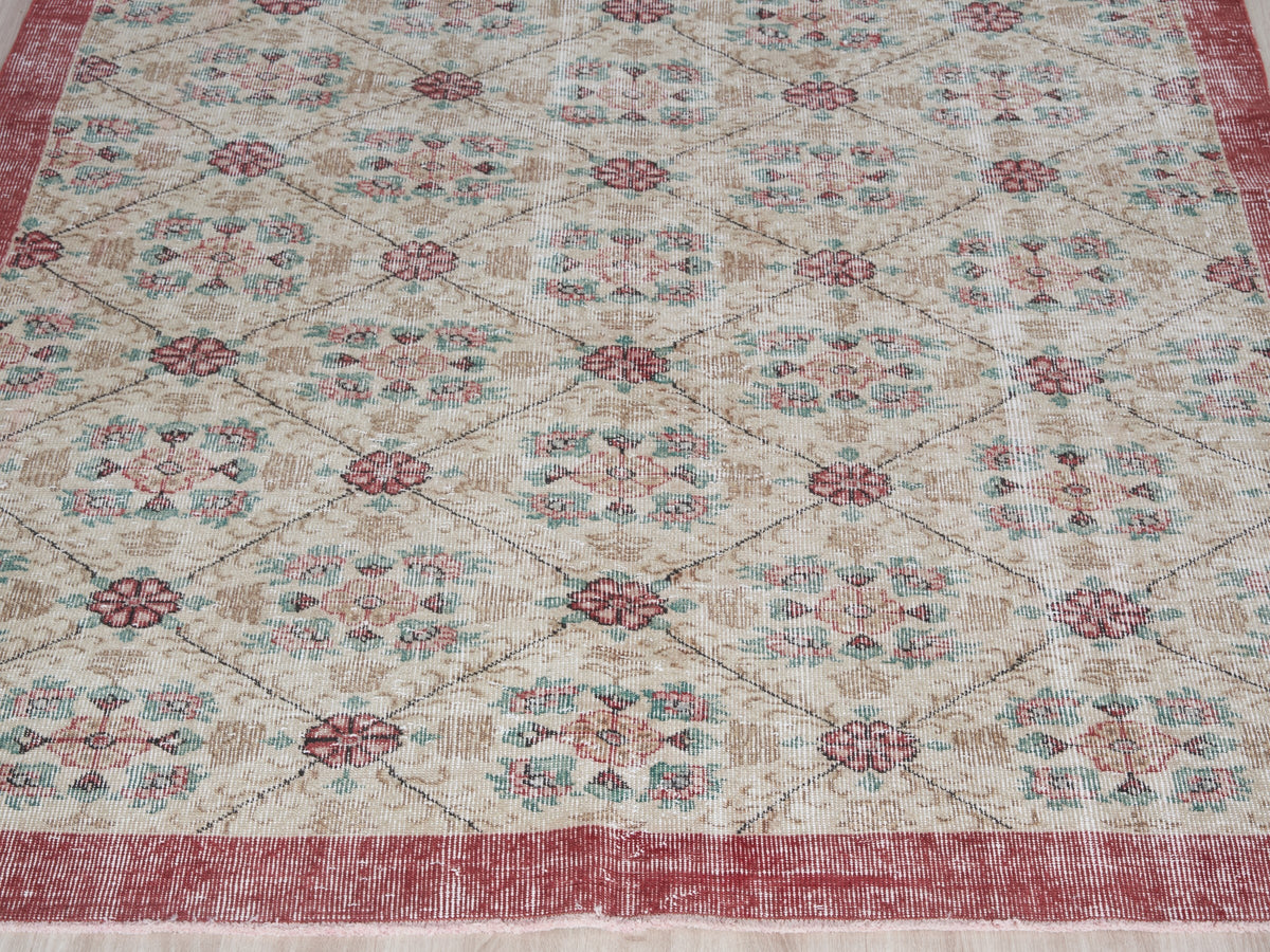 6' x 9'3" Neutral Vintage Area Rug