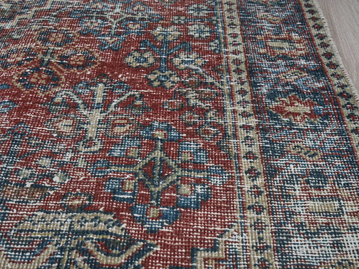 4'1" x 6'5" Vintage Persian Style Rug