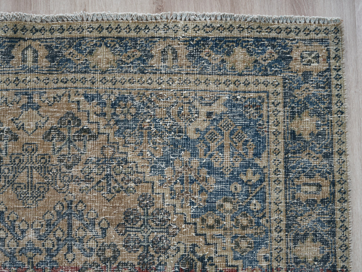 4'1" x 6'5" Vintage Persian Style Rug