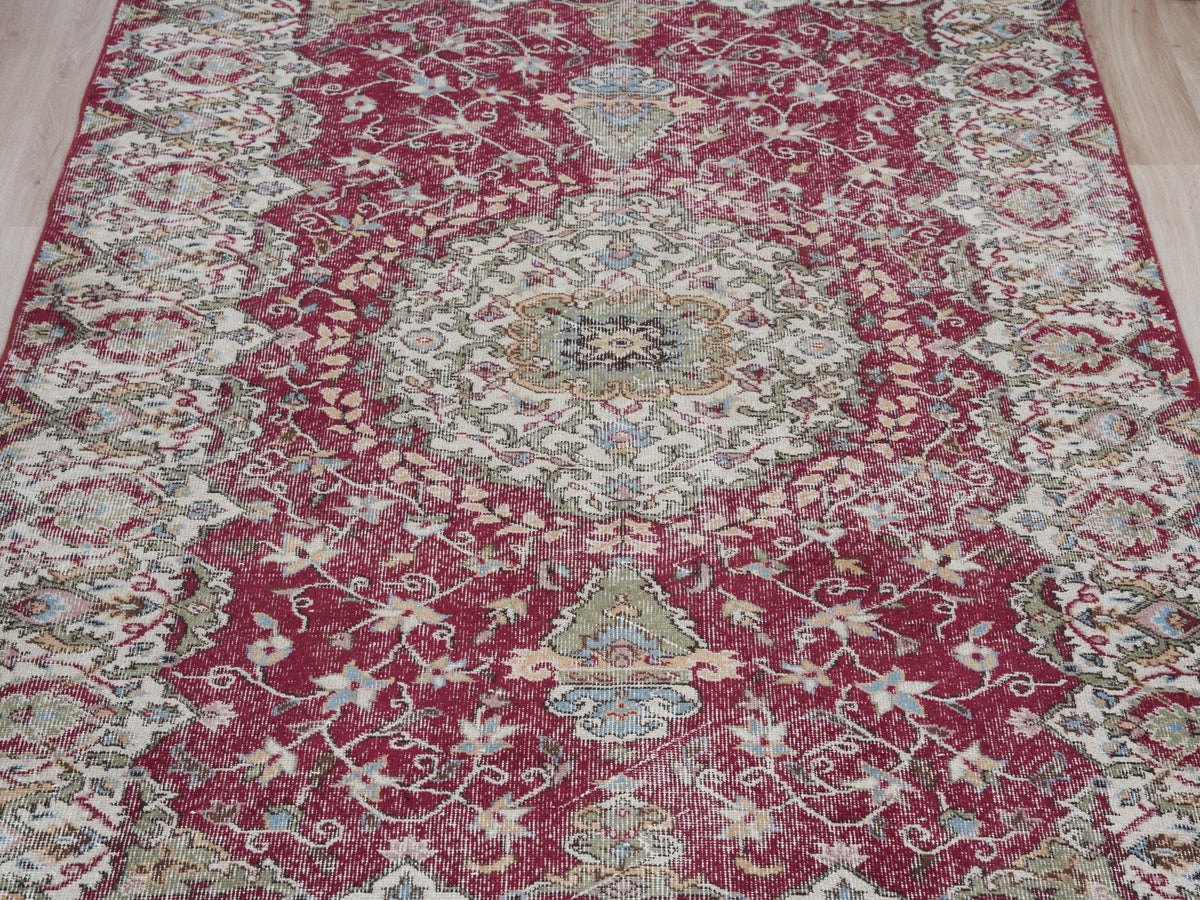 5'3" x 8'10" Vintage Turkish Area Rug