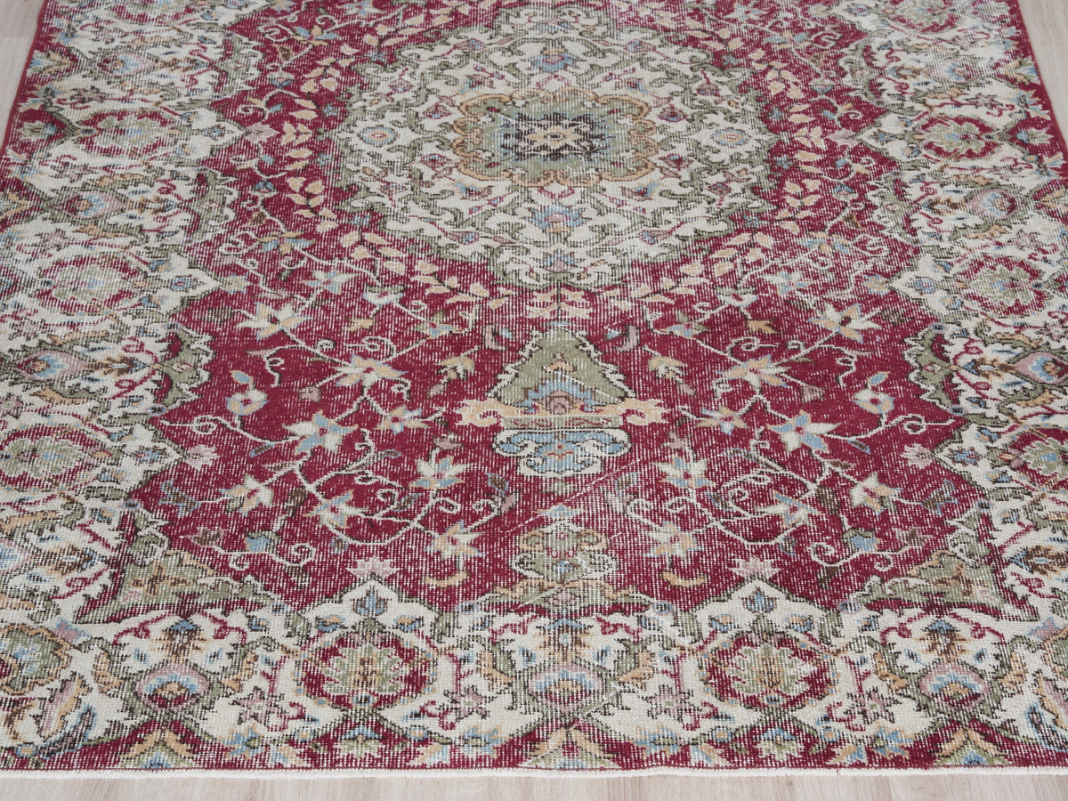 5'3" x 8'10" Vintage Turkish Area Rug