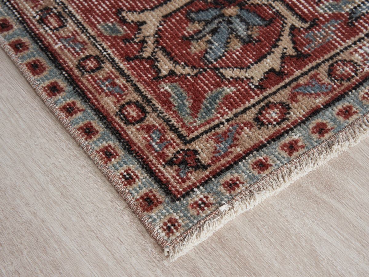 5'3" x 8'11" Handmade Vintage Turkish Area Rug