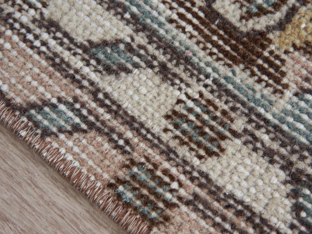 5'7" x 9'3" Neutral Vintage Area Rug