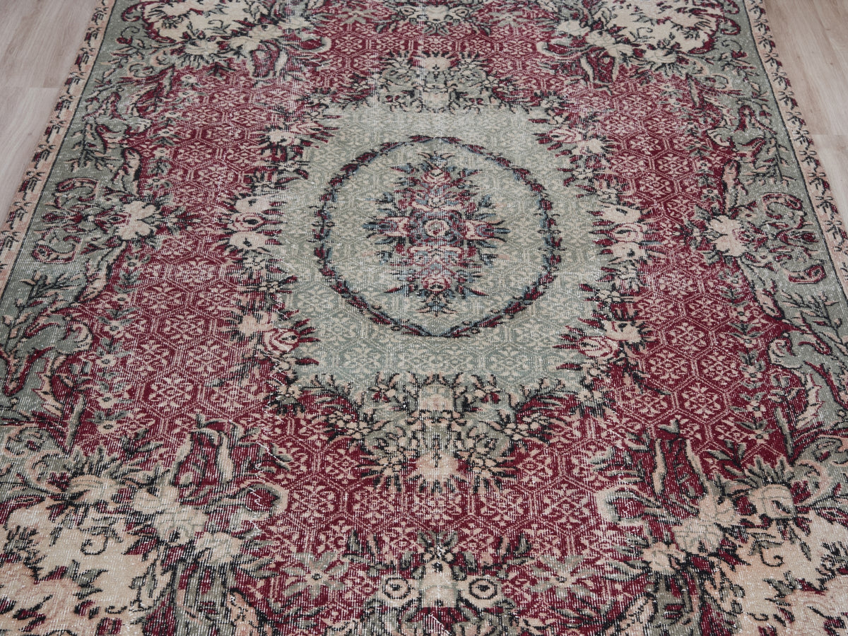 6'5" x 9'9" Vintage Turkish Boho Area Rug