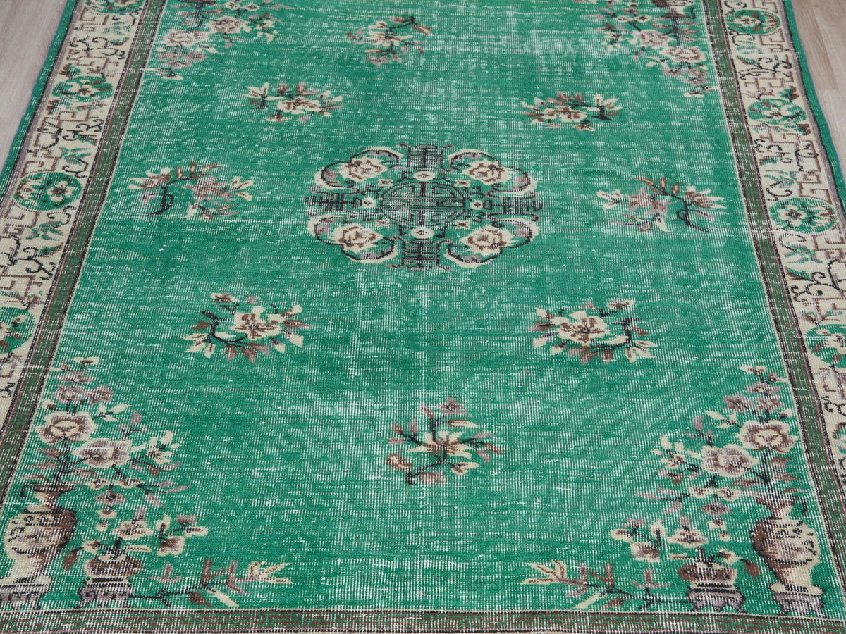 5'9" x 8'9" Green Vintage Turkish Area Rug