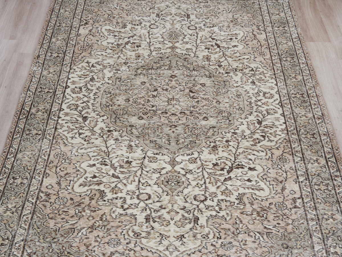 5'4" x 8'11" Neutral Turkish Vintage Medium Rug