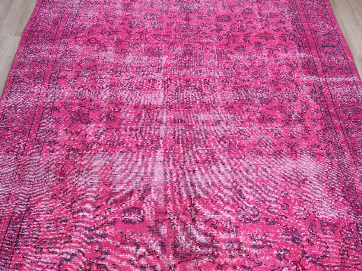 6'6" x 10' Vintage Purple Area Rug