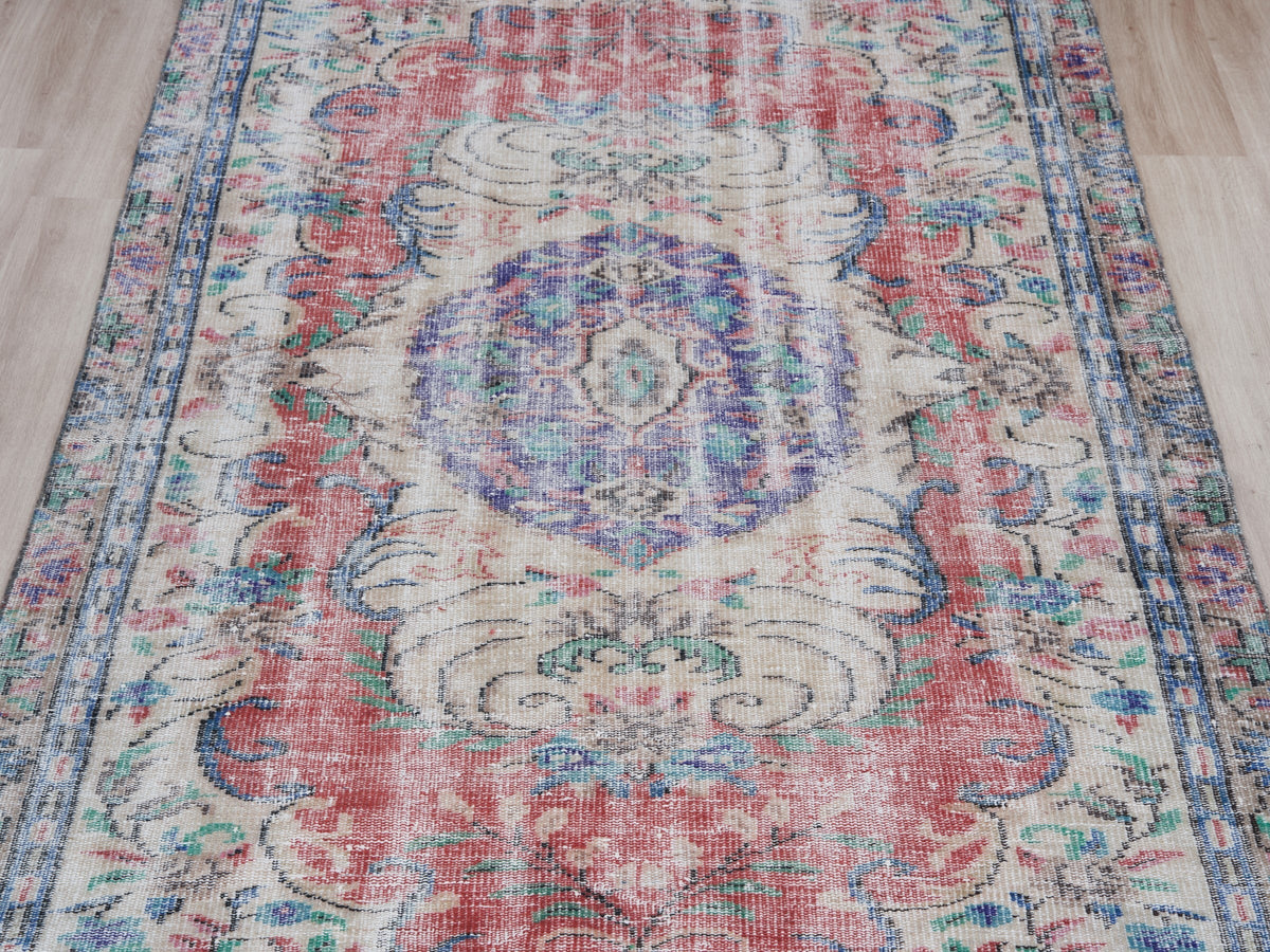 5'2" x 9'3" Vintage Turkish Area Rug