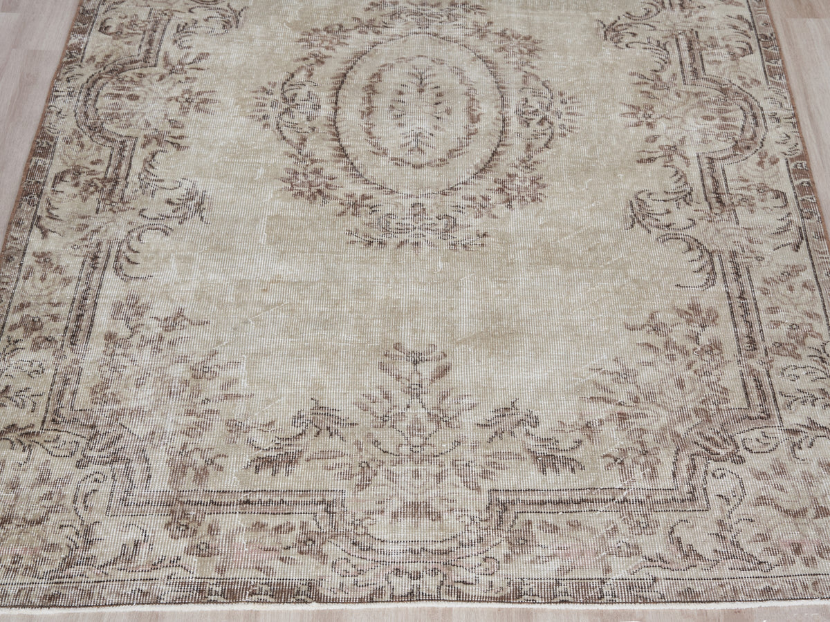 5'3" x 8'2" Neutral Vintage Turkish Scatter Rug