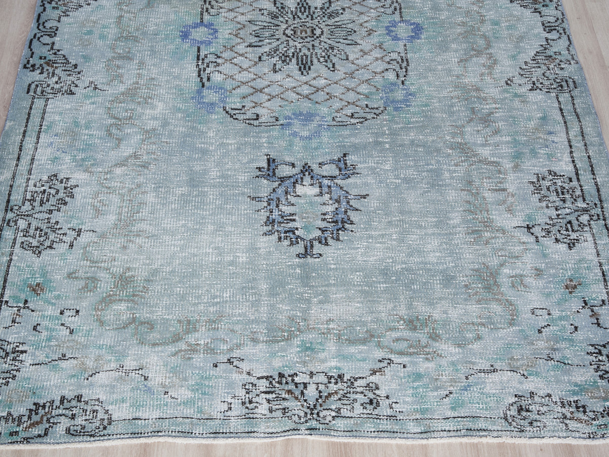 5'3" x 8'9" Blue Vintage Turkish Rug