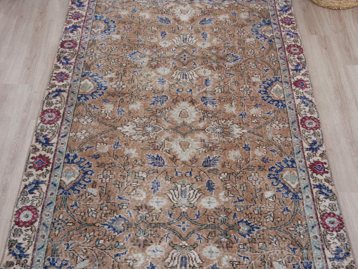 4'3" x 7'8" Vintage Handwoven Turkish Rug