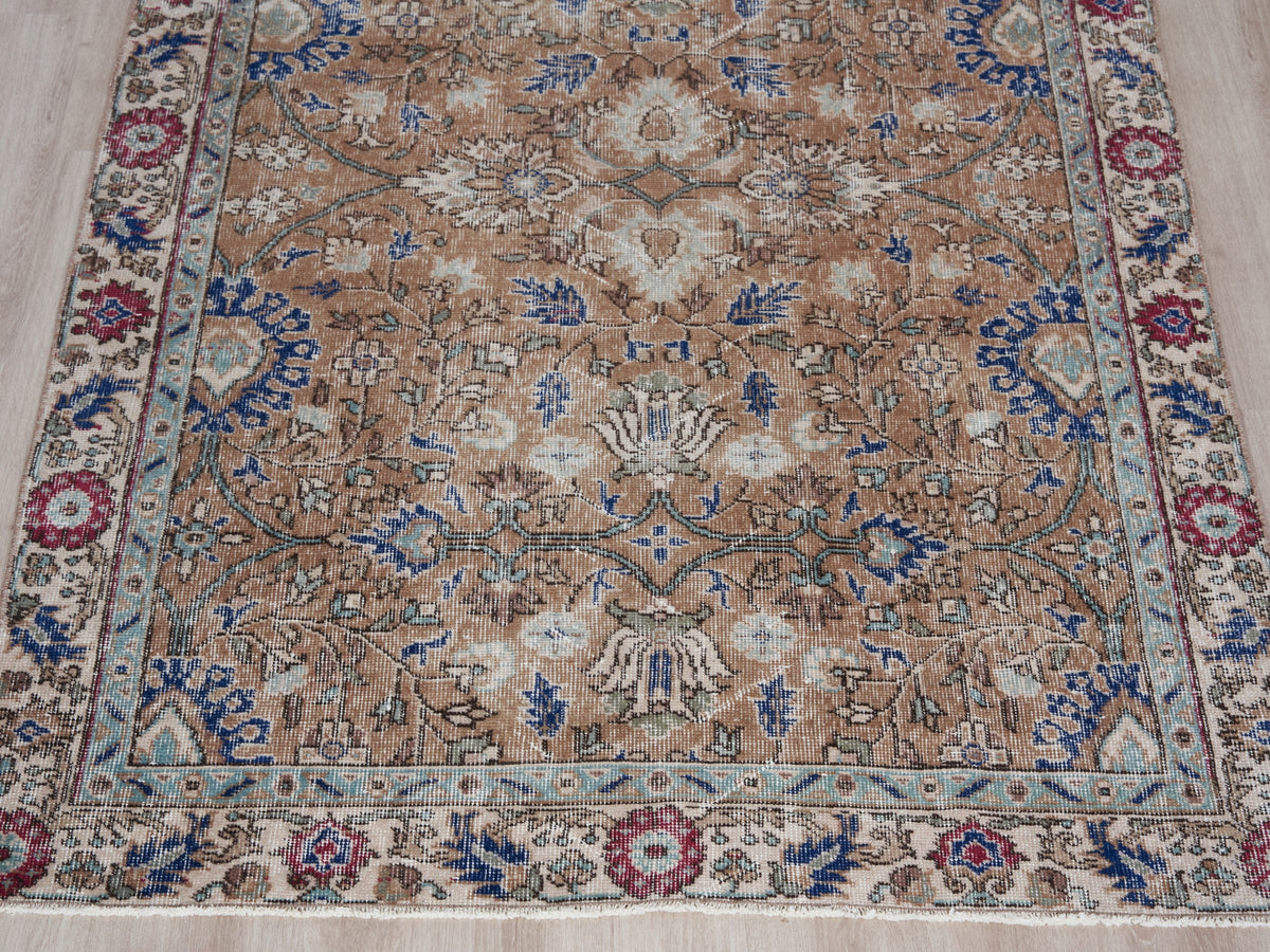 4'3" x 7'8" Vintage Handwoven Turkish Rug