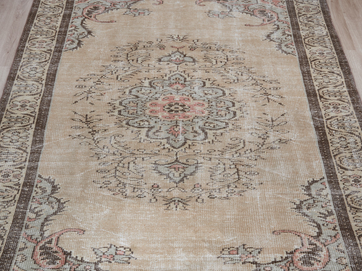 5'6" x 8'9" Handmade Vintage Turkish Scatter Rug