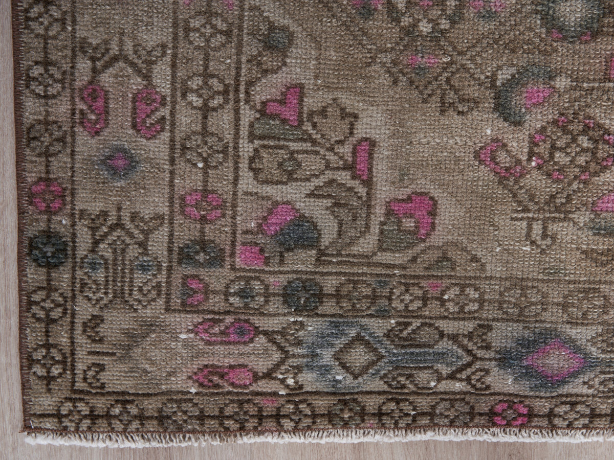 3'7" x 8'9" Oriental Persian Style Runner Rug