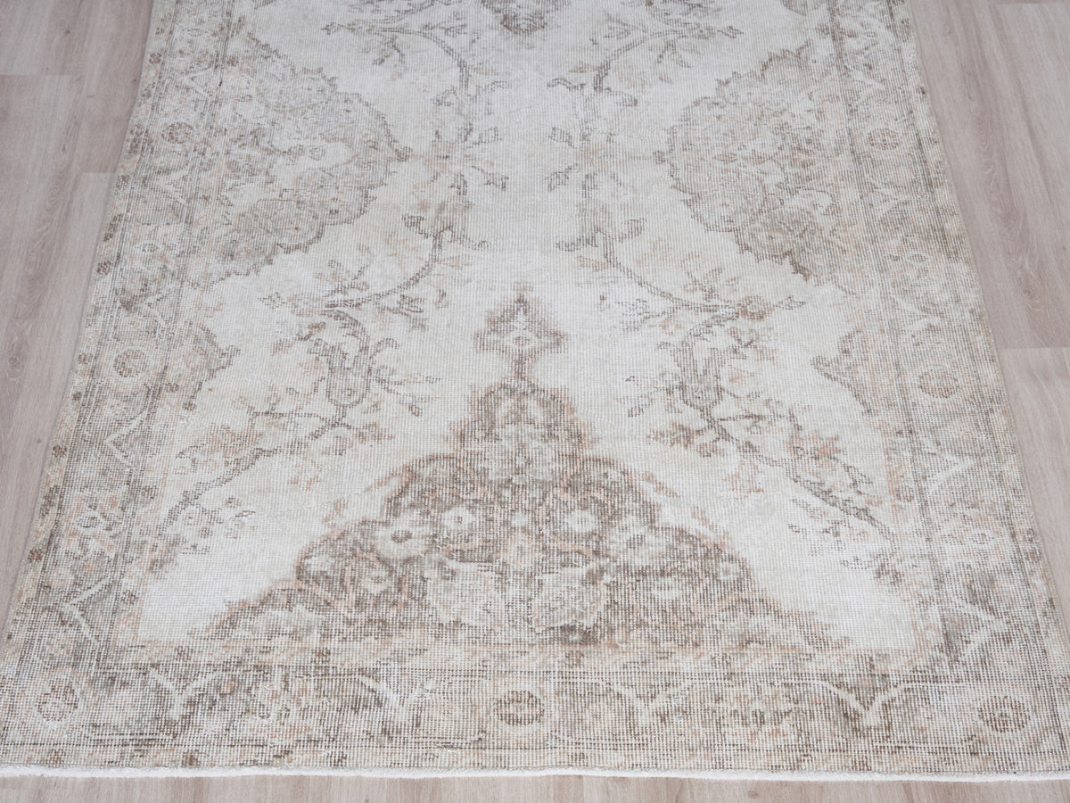 4'4" x 7'10" Vintage Turkish Neutral Scatter Rug