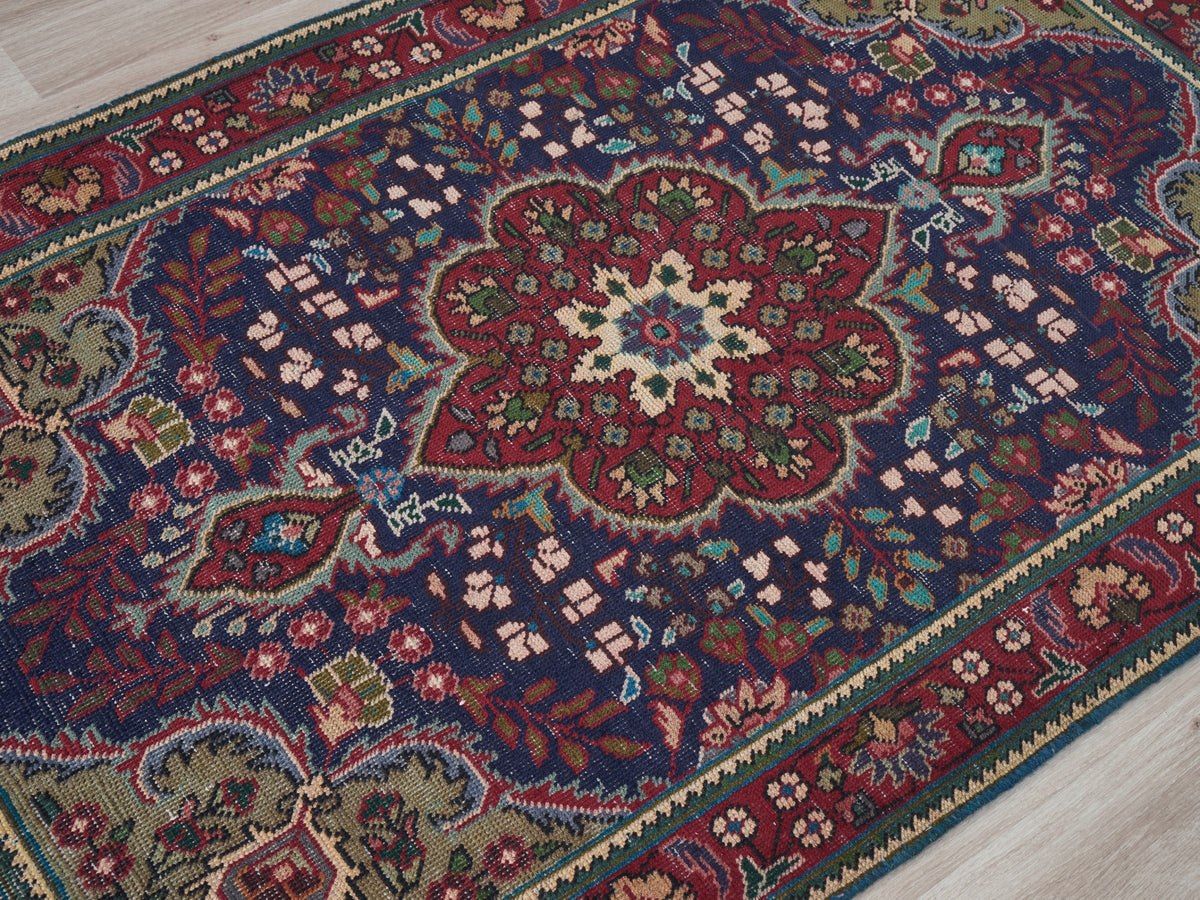 2'11" x 4'10" Small Oriental Persian Style Rug