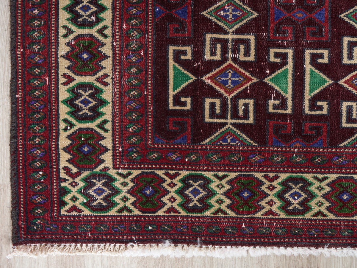 2'7" x 3'9" Oriental Persian Style Small Rug