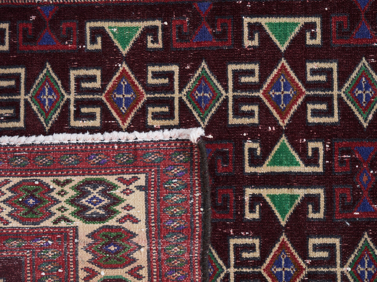 2'7" x 3'9" Oriental Persian Style Small Rug