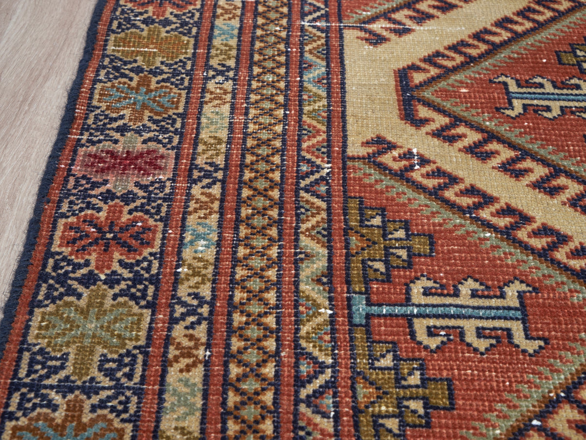 3'10" x 4'11" Oriental Persian Style Small Rug