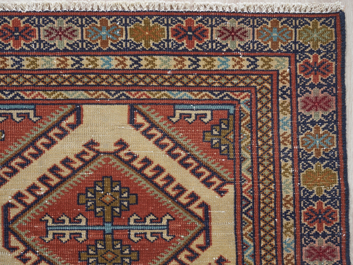 3'10" x 4'11" Oriental Persian Style Small Rug