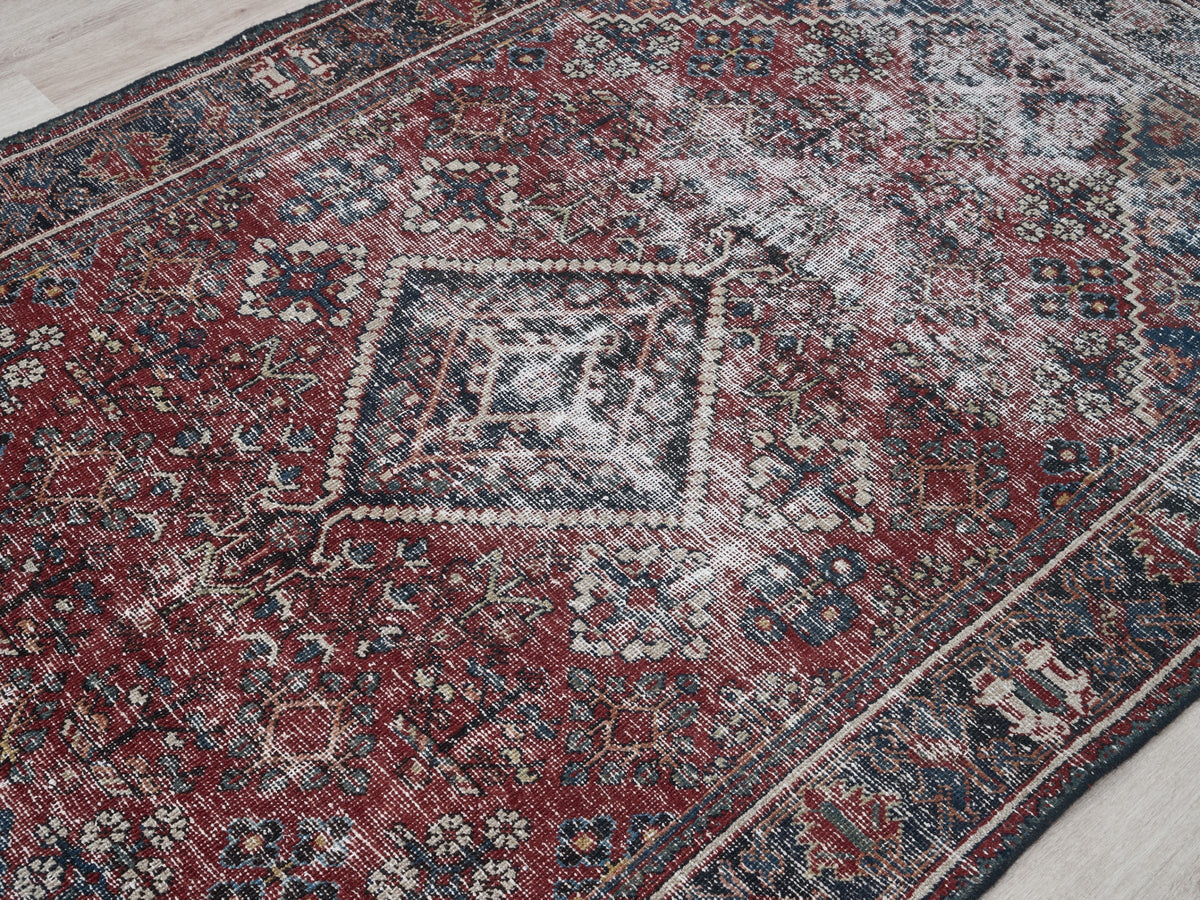 4' x 7'4" Vintage Persian Style Area Rug