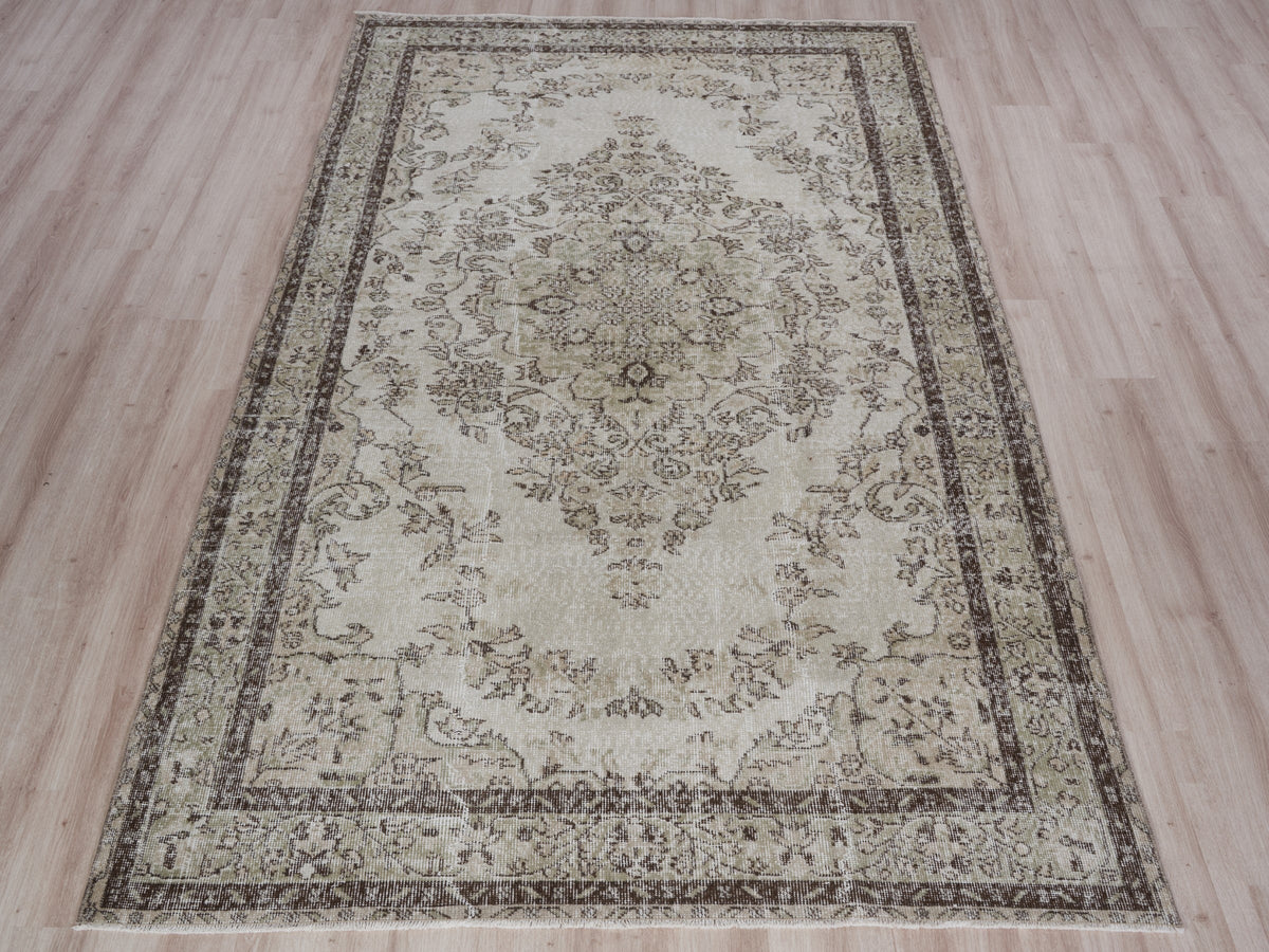 5'7" x 9'9" Neutral Vintage Turkish Rug