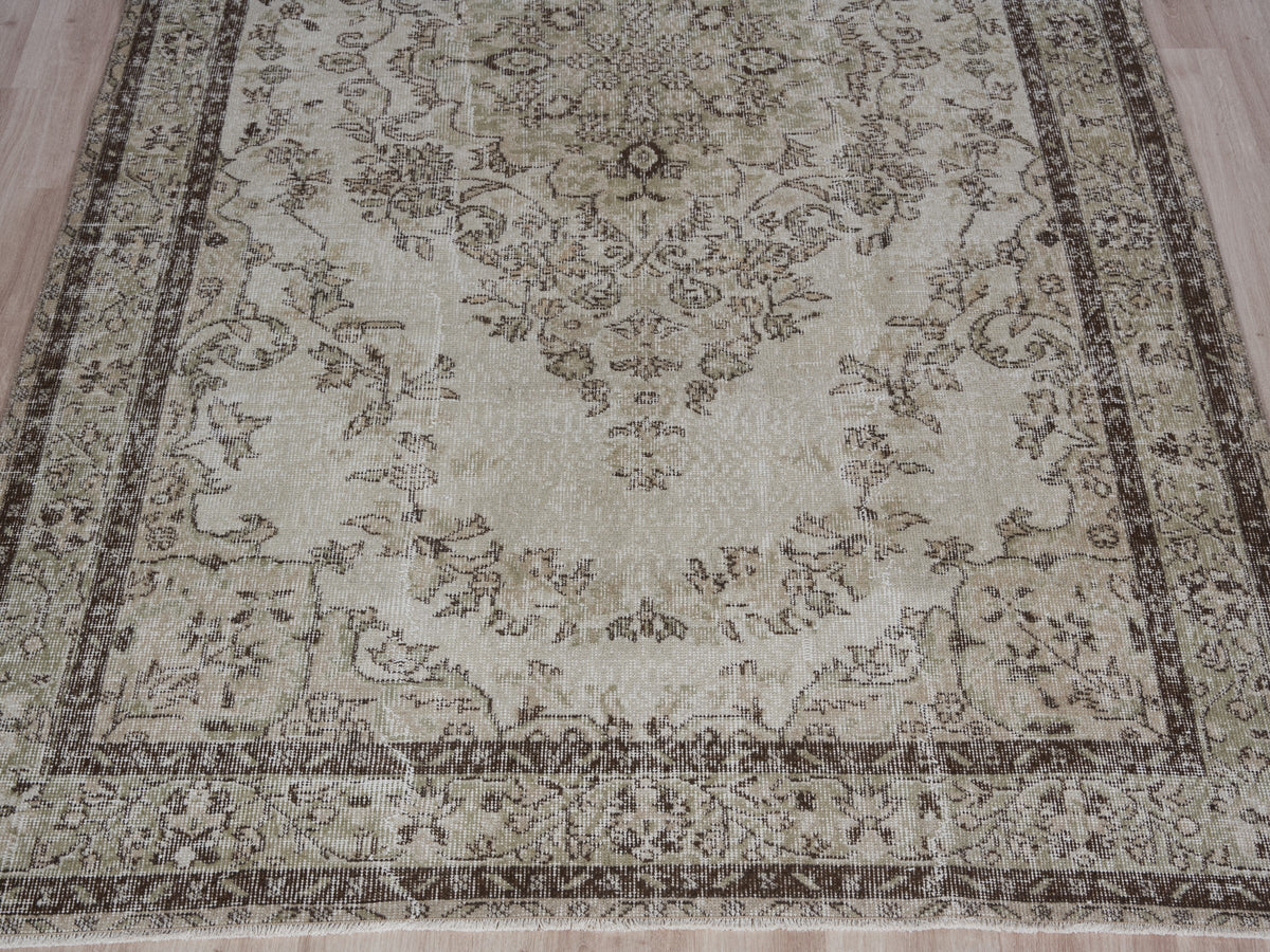 5'7" x 9'9" Neutral Vintage Turkish Rug