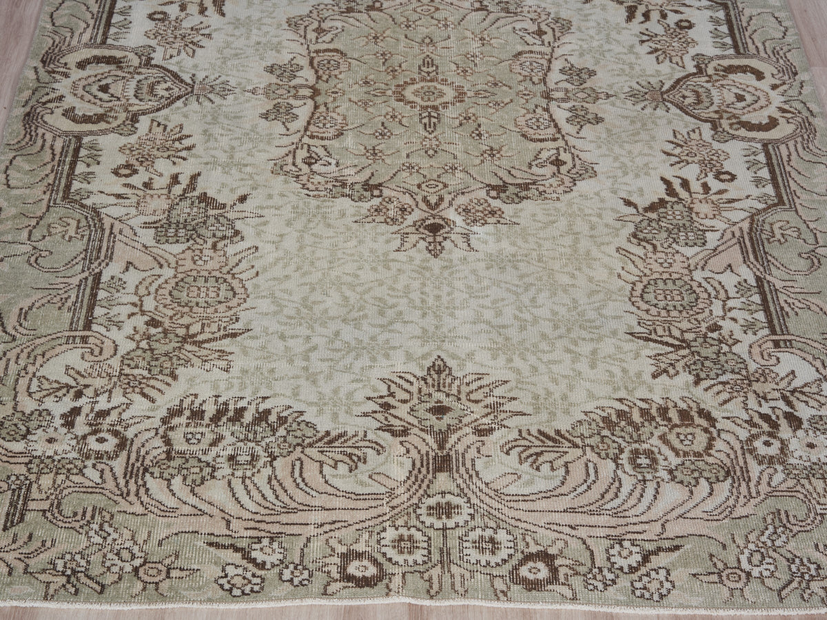 5'8" x 8'8" Neutral Vintage Turkish Rug