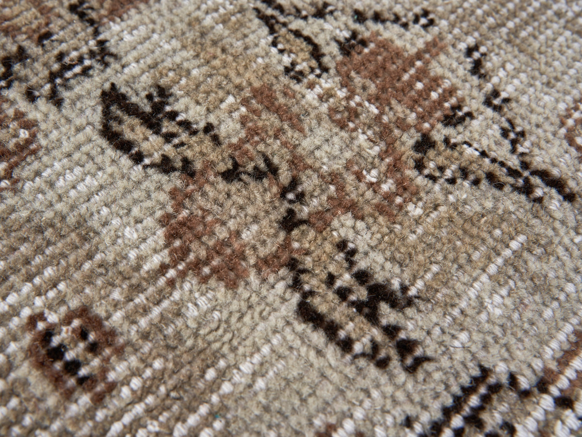 5'5" x 8'7" Neutral Hanwoven Turkish Rug