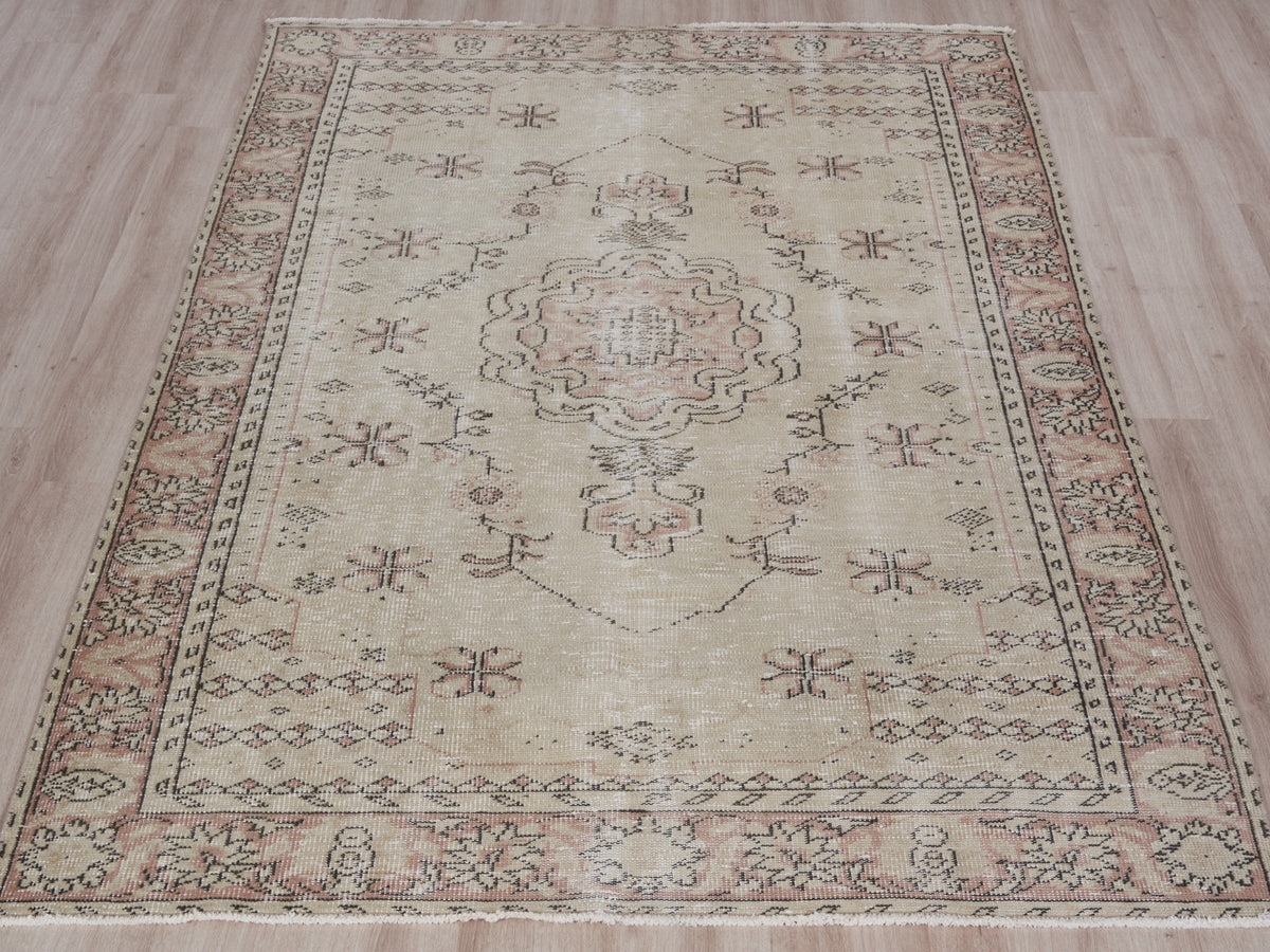 5'4" x 8'6" Handmade Vintage Turkish Rug