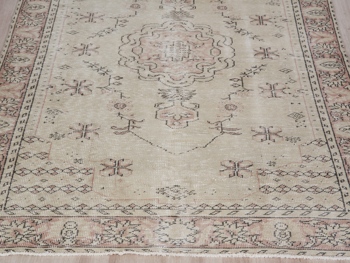 5'4" x 8'6" Handmade Vintage Turkish Rug