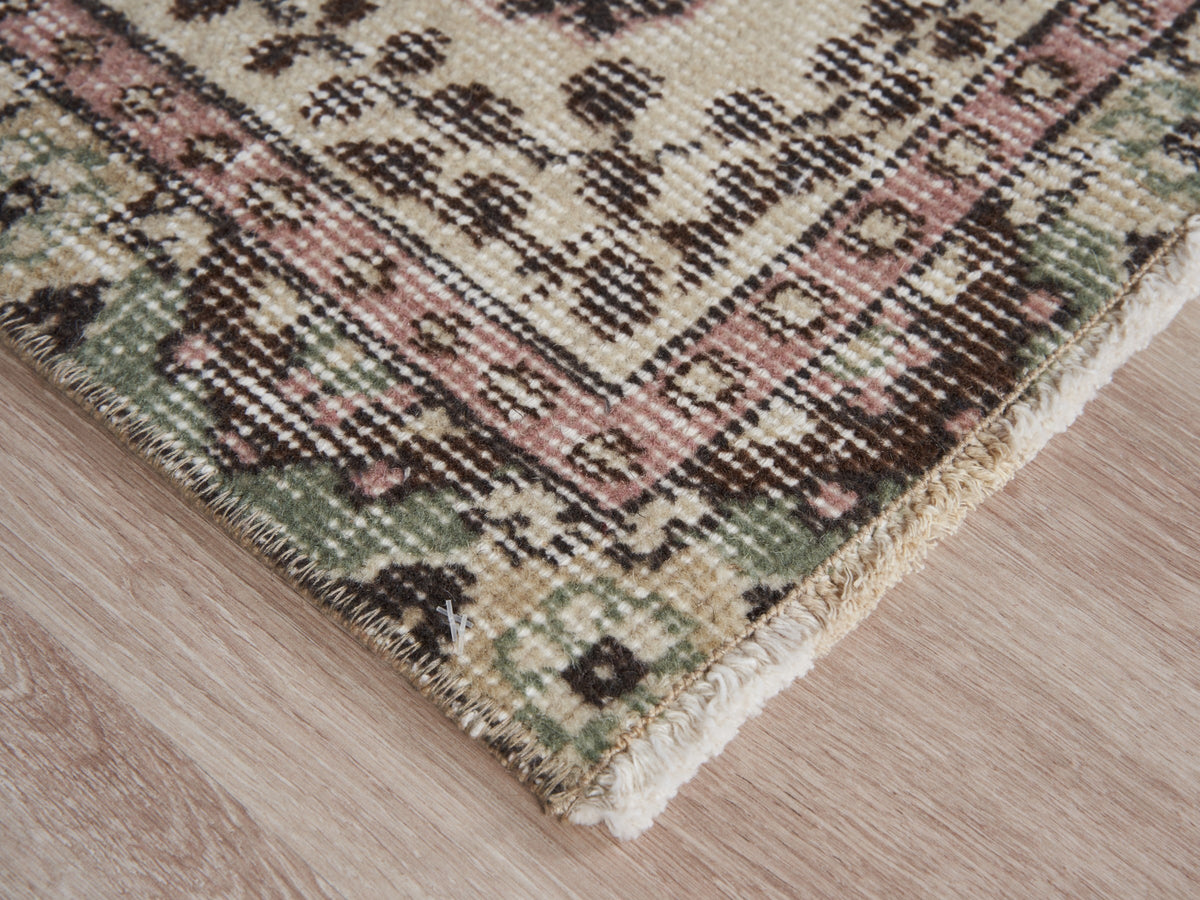 5'6" x 8'8" Pink Neutral Vintage Handmade Area Rug