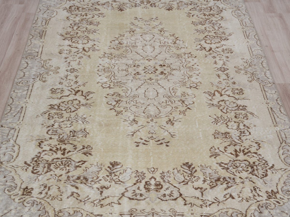 5'6" x 9'5" Handmade Vintage Area Rug