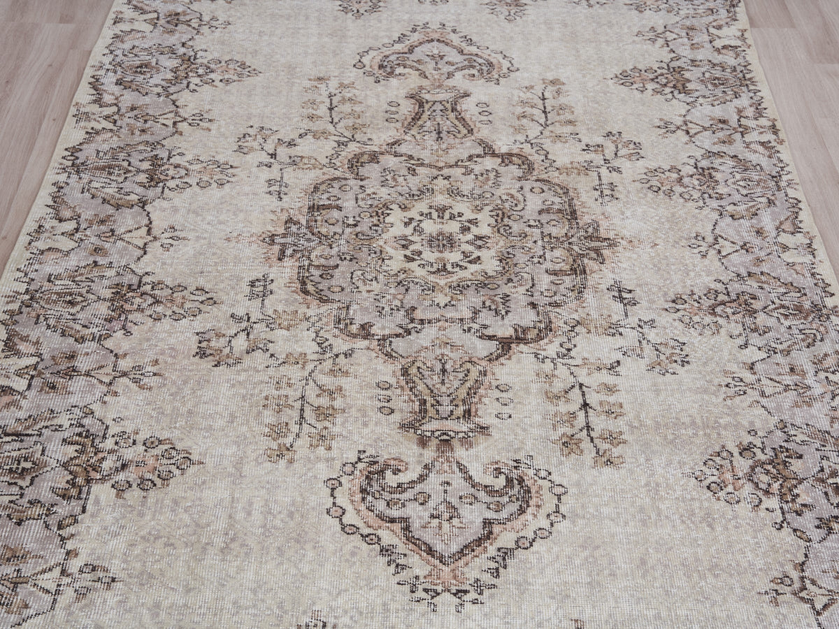 5'8" x 9'5" Neutral Vintage Handmade Rug