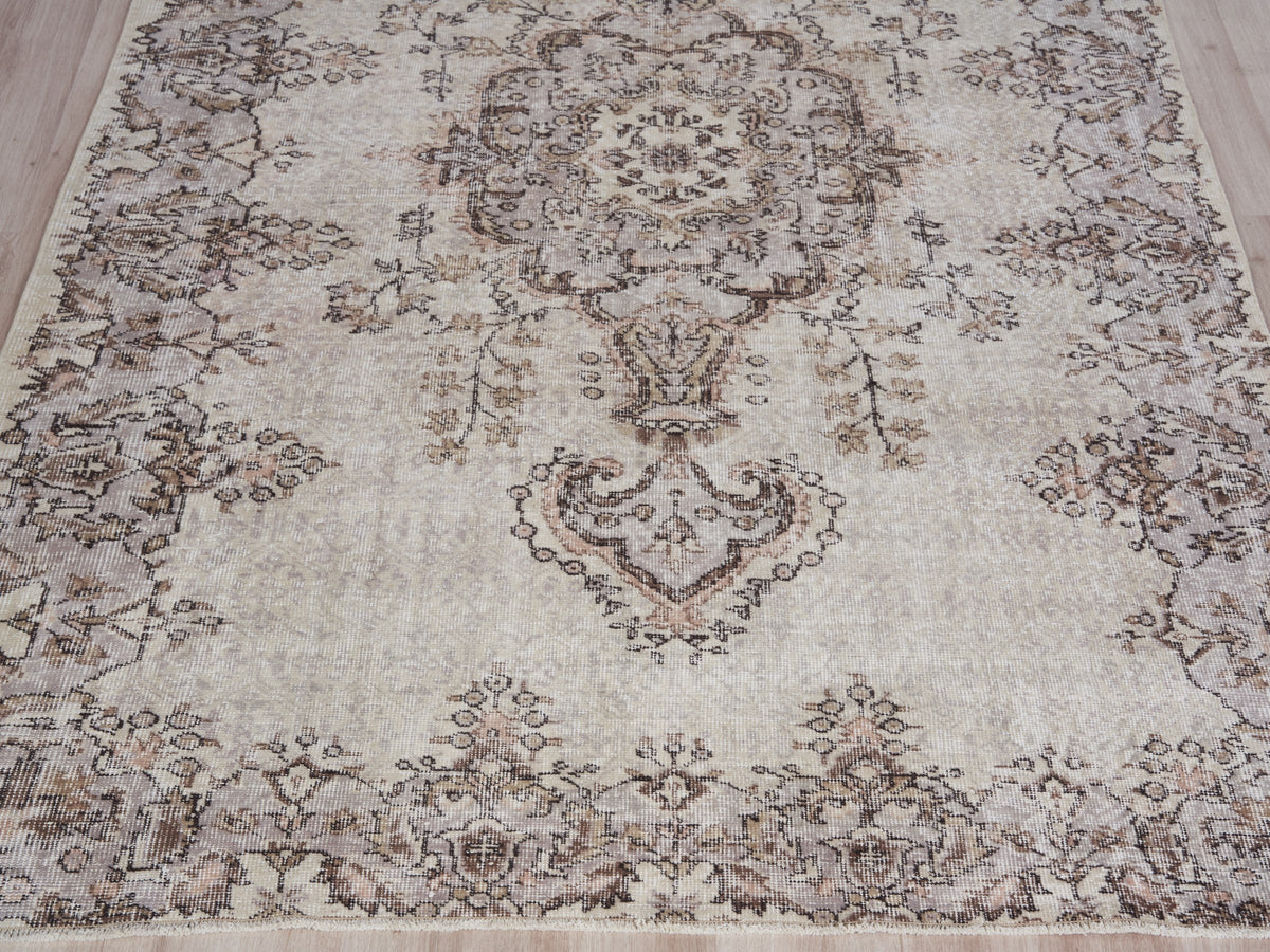 5'8" x 9'5" Neutral Vintage Handmade Rug